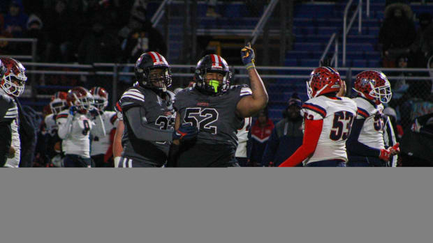 Aliqiuippa football vs McKeesport